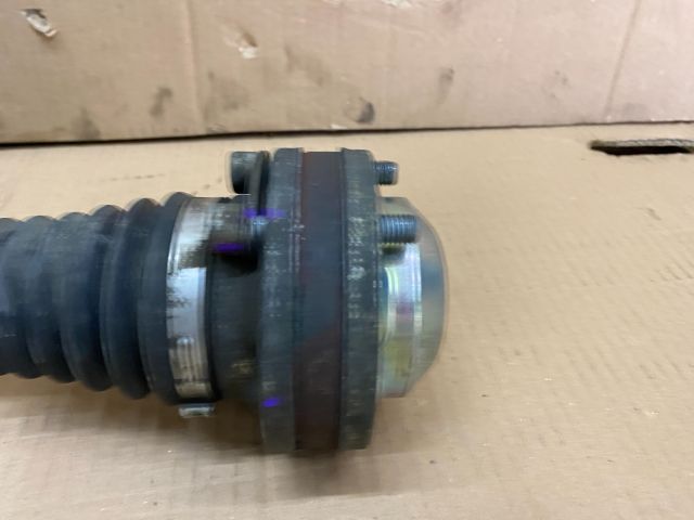 bontott VW PASSAT B7 Bal Féltengely