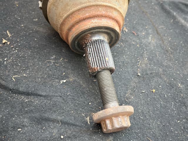 bontott VW PASSAT B7 Bal Féltengely