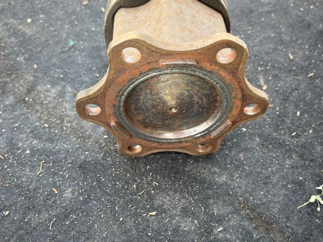 bontott VW PASSAT B7 Bal Féltengely