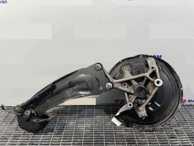 bontott VW PASSAT B7 Bal hátsó Csonkállvány