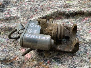 bontott VW PASSAT B7 Bal hátsó Féknyereg Munkahengerrel