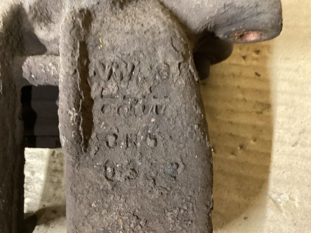 bontott VW PASSAT B7 Bal hátsó Féknyereg Munkahengerrel