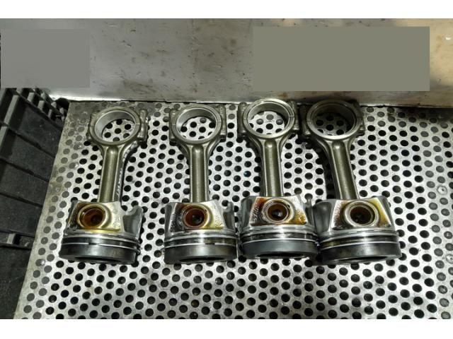 bontott VW PASSAT B7 Dugattyú