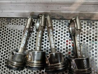 bontott VW PASSAT B7 Dugattyú