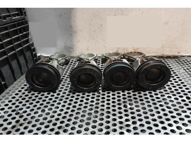 bontott VW PASSAT B7 Dugattyú