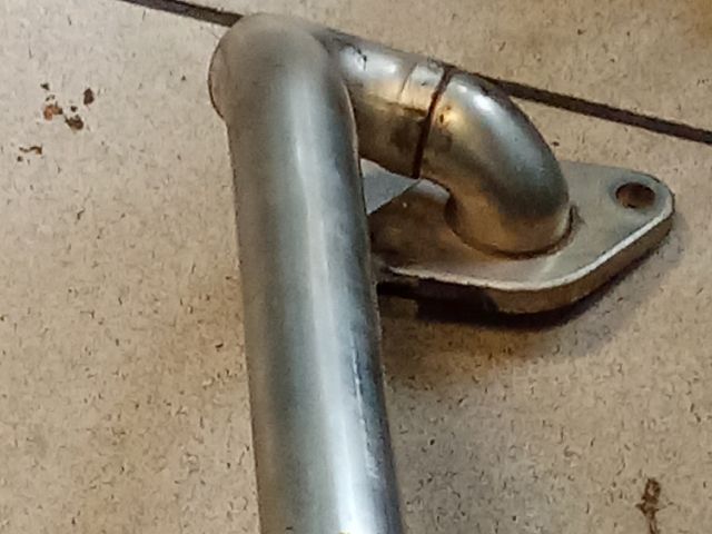 bontott VW PASSAT B7 EGR Hűtő Cső