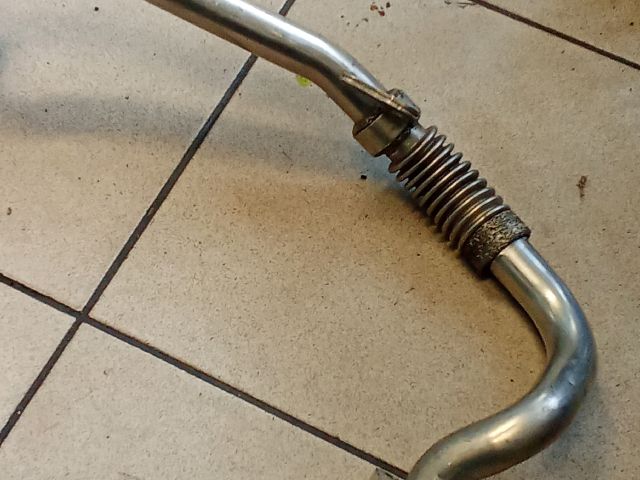 bontott VW PASSAT B7 EGR Hűtő Cső