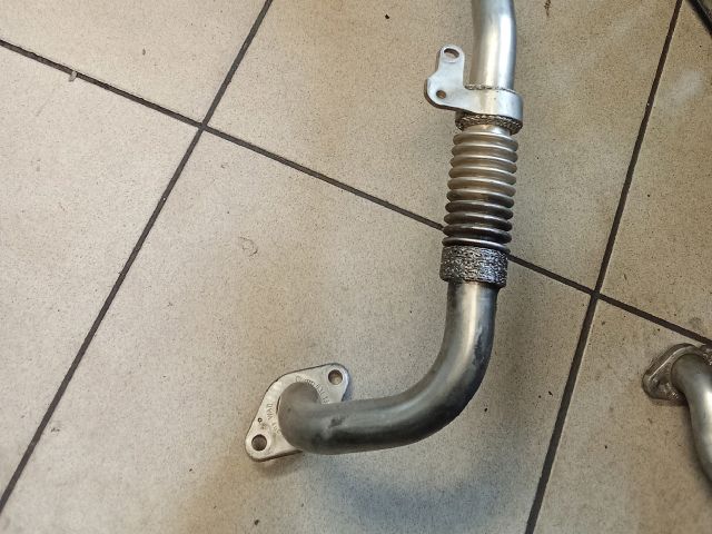 bontott VW PASSAT B7 EGR Hűtő Cső