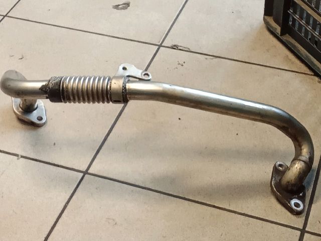 bontott VW PASSAT B7 EGR Hűtő Cső