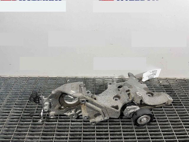 bontott VW PASSAT B7 Generátor Tartó Bak