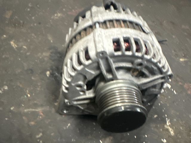 bontott VW PASSAT B7 Generátor