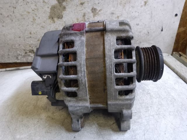 bontott VW PASSAT B7 Generátor