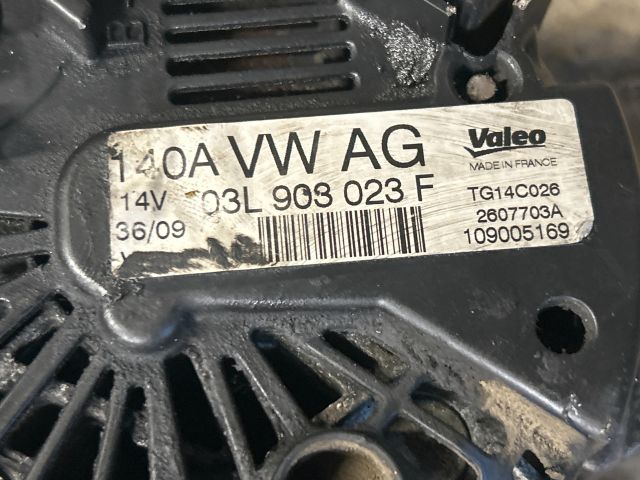 bontott VW PASSAT B7 Generátor