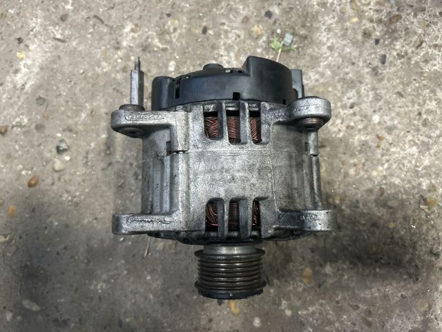 bontott VW PASSAT B7 Generátor