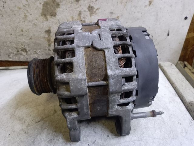 bontott VW PASSAT B7 Generátor