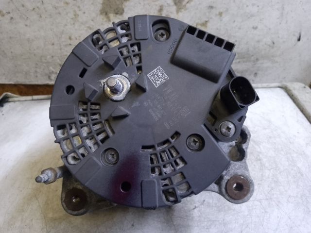 bontott VW PASSAT B7 Generátor