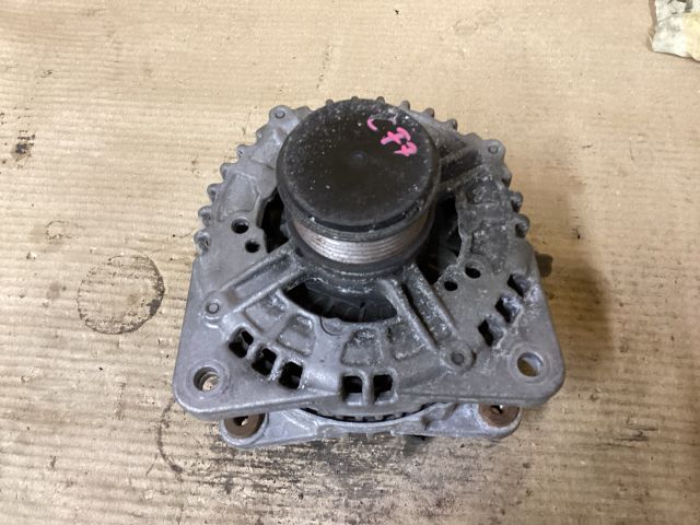 bontott VW PASSAT B7 Generátor