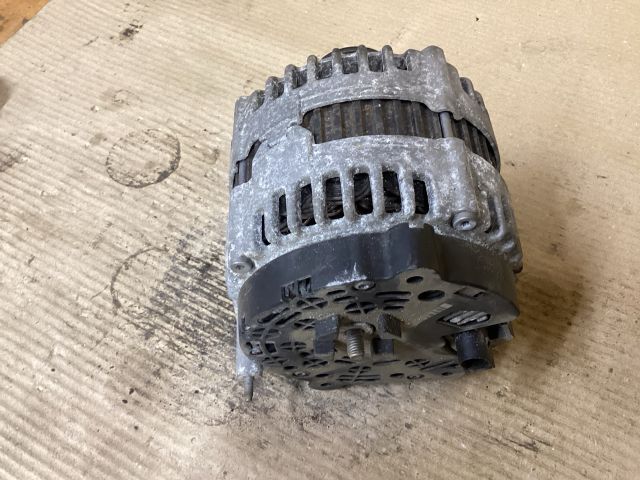 bontott VW PASSAT B7 Generátor