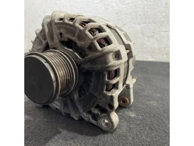 bontott VW PASSAT B7 Generátor