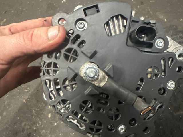 bontott VW PASSAT B7 Generátor