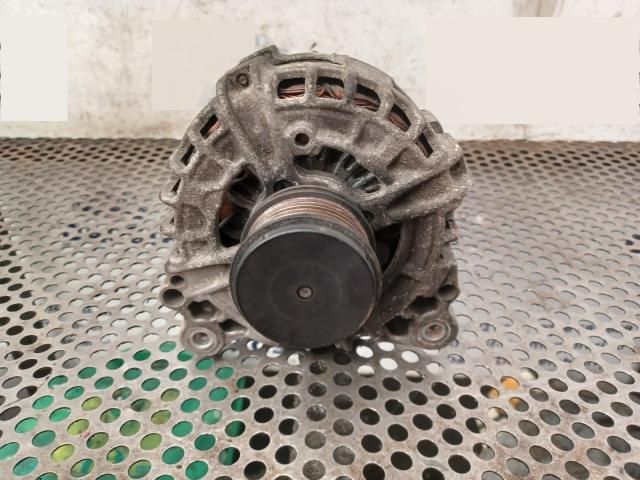 bontott VW PASSAT B7 Generátor
