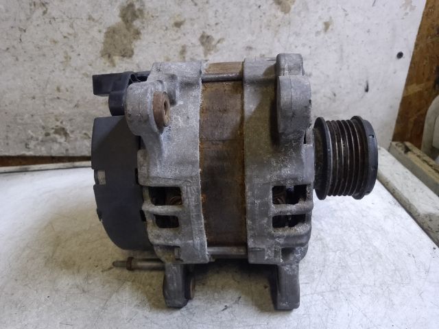 bontott VW PASSAT B7 Generátor