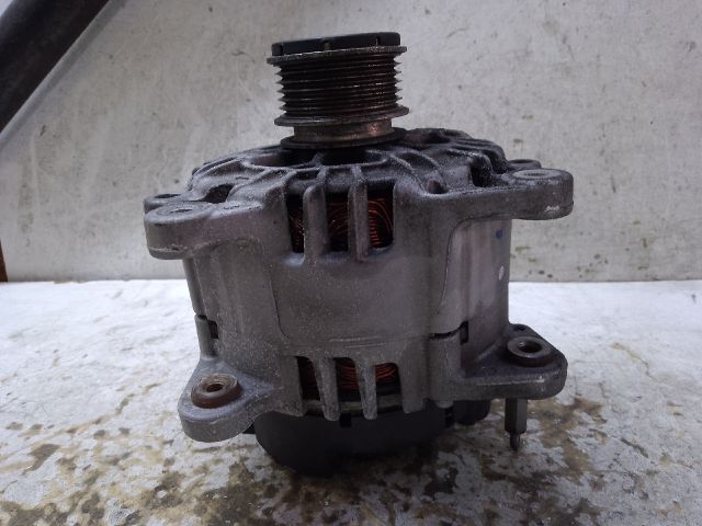 bontott VW PASSAT B7 Generátor
