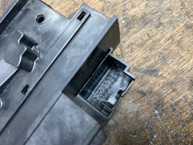 bontott VW PASSAT B7 Gyújtáskapcsoló Házzal