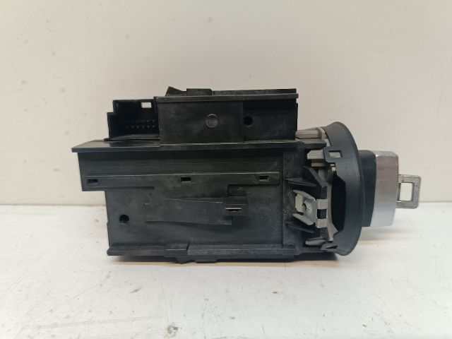 bontott VW PASSAT B7 Gyújtáskapcsoló