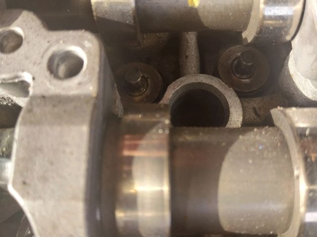 bontott VW PASSAT B7 Hengerfej