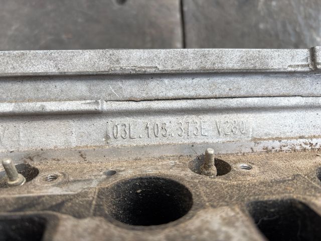 bontott VW PASSAT B7 Hengerfej