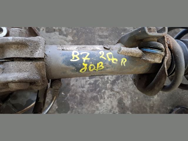 bontott VW PASSAT B7 Jobb első Csonkállvány Kerékaggyal