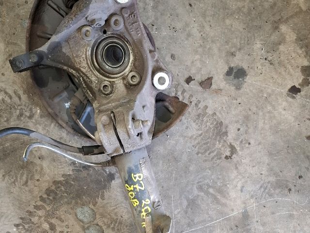 bontott VW PASSAT B7 Jobb első Csonkállvány Kerékaggyal