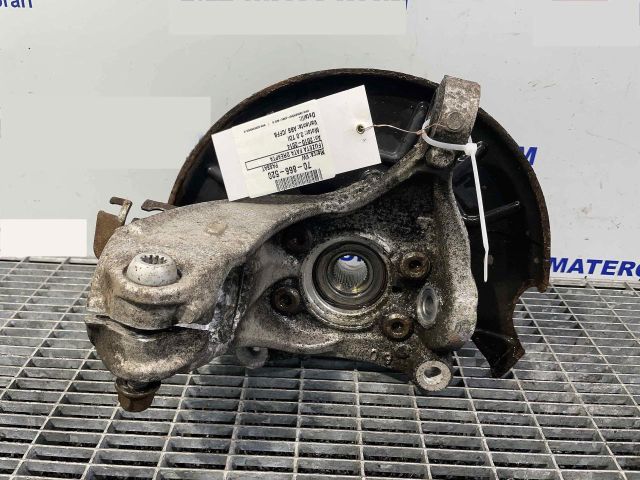 bontott VW PASSAT B7 Jobb első Csonkállvány