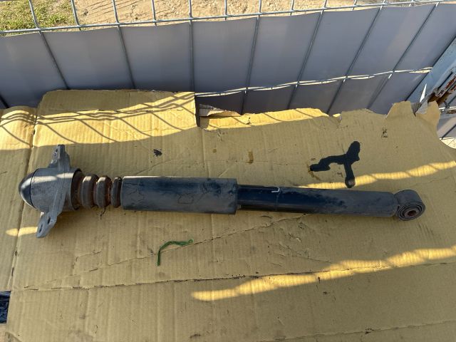 bontott VW PASSAT B7 Jobb első Lengéscsillapító