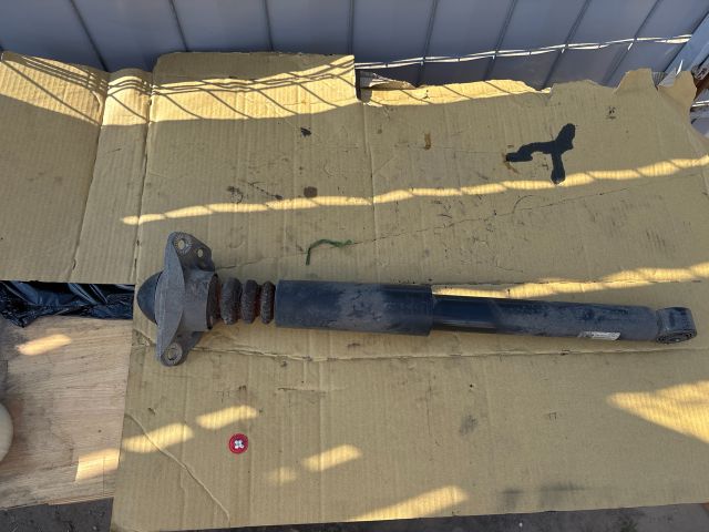 bontott VW PASSAT B7 Jobb első Lengéscsillapító