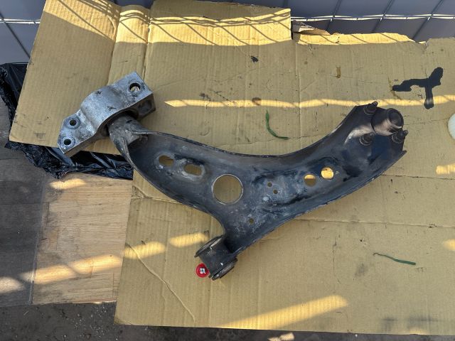 bontott VW PASSAT B7 Jobb első Lengőkar