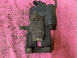 bontott VW PASSAT B7 Jobb hátsó Féknyereg Munkahengerrel