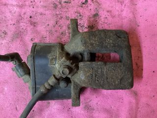 bontott VW PASSAT B7 Jobb hátsó Féknyereg Munkahengerrel