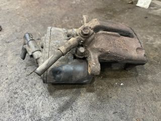 bontott VW PASSAT B7 Jobb hátsó Féknyereg Munkahengerrel