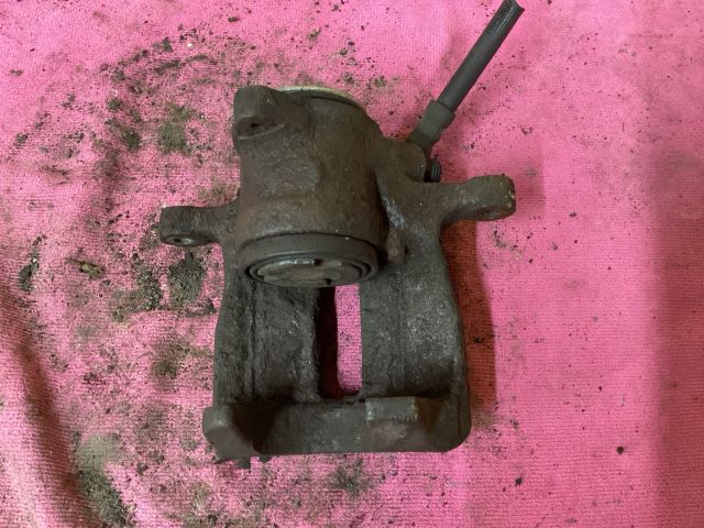 bontott VW PASSAT B7 Jobb hátsó Féknyereg Munkahengerrel