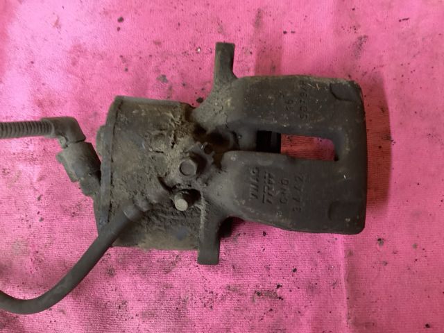 bontott VW PASSAT B7 Jobb hátsó Féknyereg Munkahengerrel