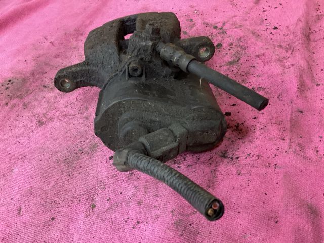 bontott VW PASSAT B7 Jobb hátsó Féknyereg Munkahengerrel