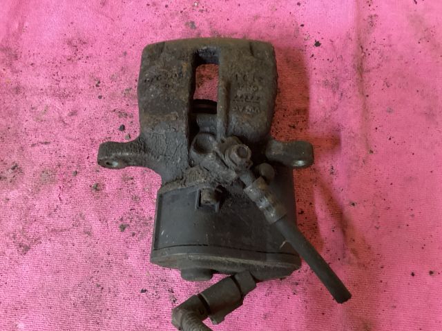 bontott VW PASSAT B7 Jobb hátsó Féknyereg Munkahengerrel