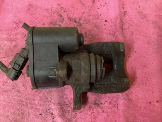 bontott VW PASSAT B7 Jobb hátsó Féknyereg Munkahengerrel