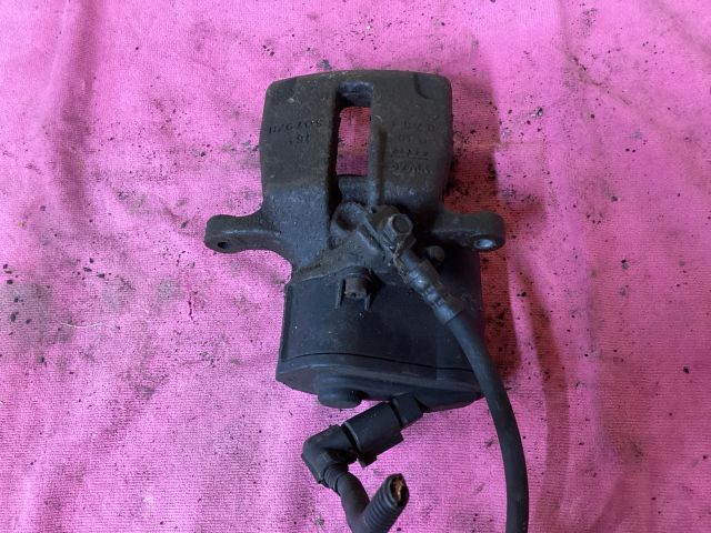 bontott VW PASSAT B7 Jobb hátsó Féknyereg Munkahengerrel