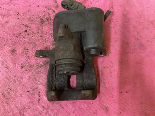 bontott VW PASSAT B7 Jobb hátsó Féknyereg Munkahengerrel