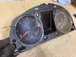 bontott VW PASSAT B7 Kilométeróra