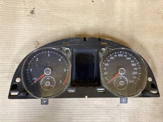 bontott VW PASSAT B7 Kilométeróra