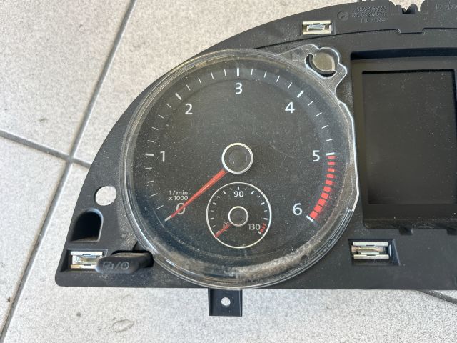 bontott VW PASSAT B7 Kilométeróra